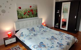Lovely 1 Bedroom Apartment In City Centre, Sleeps 4 !